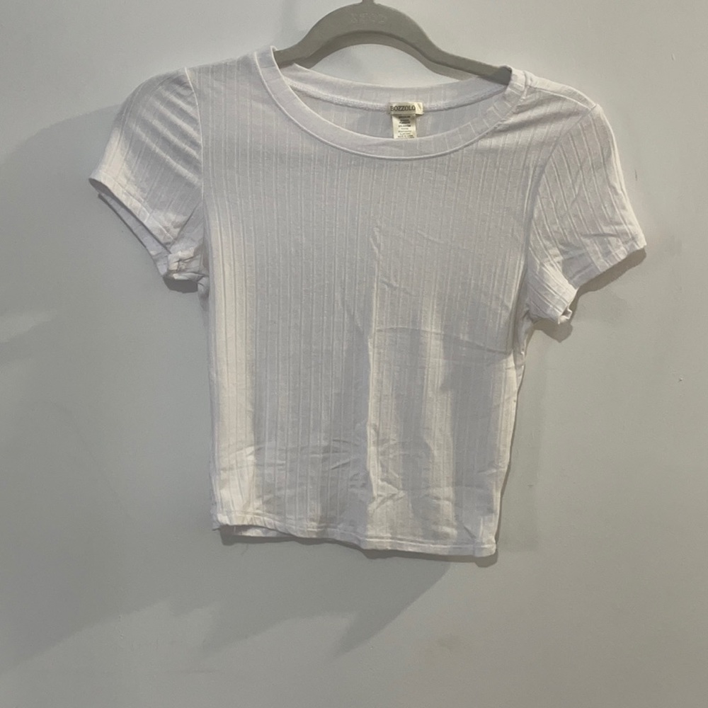 White short sleeve crop top